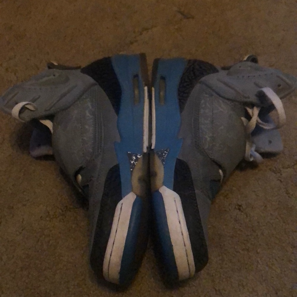 Jordan Sneakers - Picture 6 of 6